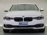 【キドニーグリル】BMWの代名詞。一目見ただけでBMWであると認識できる確固たるアイコンとして存在感を放ちます。