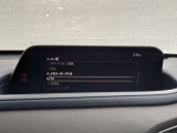 スマートフォン連携をはじめ、DiscやTV、HDMI接続など多彩なメディアに対応!お気に入りの音楽や動画を車内で手軽に楽しめます。移動時間をより豊かで快適に演出する魅力的なエンタメ機能です。