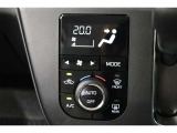 室内を快適温度にするオートエアコン!スイッチもシンプルで操作しやすく、オールシーズン快適なドライブに出かけられますね♪