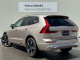 良質なスカンジナビアンデザインに全身を包まれたXC60には、控えめながら自信に満ちた、歴然とした美しさが備わっています。伝統のテールランプデザインは、変わらず安全へのこだわりが見てとれます。