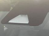 【トヨタセーフティセンス】走行中に前方の車両等を認識し、衝突しそうな時は警報とブレーキで衝突回避と被害軽減をアシスト。より安全にドライブをお楽しみいただけます。