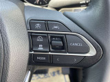 レーダークルーズコントロール(全車速追従機能付)付きです。車速に応じて追従支援してくれるので、ロングドライブも快適です。詳細は販売店スタッフまでおたずねください。