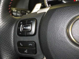 ステアリングスイッチ装備!運転しながら手元でオーディオの操作などができます。