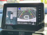 まるで真上から見ているような、視認性の良いアラウンドビューモニターです。駐車が苦手な方でもこれでらくらく駐車できますよ。