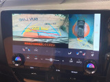 【パノラミックビューモニター】専用のカメラにより、上から見下ろしたような視点で360度クルマの周囲を確認することができます☆死角部分も確認しやすく、狭い場所での切り返しや駐車もスムーズに行えます。
