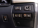 クリアランスソナーやブラインドスポットモニター、アダプティブハイビームなどの運転補助機能も充実!