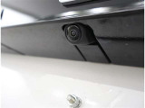 バックカメラが付いているので後方確認が非常にしやすいです。今や運転初心者も熟練者も必須装備!ついていて損はないですね♪
