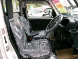 広い視界の運転席です