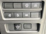 運転席から両側電動スライドドアの開閉ができます