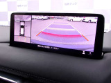 【360&deg;ビューモニター】  とても分かりやすい、クルマの上から見下ろしたような映像で、駐車サポートをしてくれます。