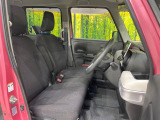 運転席シート廻りは使用感も少なく、良好な状態となっています。前オーナー様が丁寧に使っていたことがよくわかりますね。