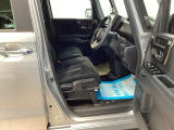 フィット性も良く、楽な運転姿勢を保てます。