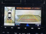 パノラミックビューモニター付きです。 車両を上から見たような映像を画面に表示。 運転席からの目視だけでは見にくい、車両周辺の状況をリアルタイムでしっかり確認できます。
