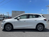 ご納車前には、BMWを熟知したメカニックによる100項目の点検・整備を行います。不具合箇所、交換時期に達している部品に関しましては、全て当社負担で交換してからのご納車となります。