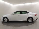 「中古車ハイブリッド保証」付き。ハイブリッド機構を無償で保証します。保証期間は、初度登録年月から10年目まで、またはロングラン保証が終わってから3年間。ただし累計走行距離が20万km以内です。