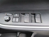 パワーウインドはオールオート機構が付いておりますので、全開・全閉操作が楽にでき便利です。
