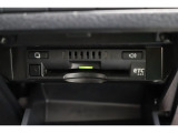 高速道路走行の料金所をノンストップで通過できるETCを装備!※ ETCカードのお申し込みも当社にお任せ下さい!