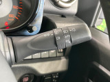 【オートライト】周りの明るさに応じて自動でヘッドライトの点灯・消灯ができる機能です!ライトの付け忘れ・消し忘れなどが無くなり、雨の日や夕方の走行も安心!トンネル通過時も便利ですね♪