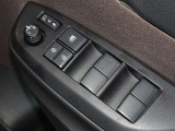 電動格納式ドアミラー・パワーウインドウを装備しています。