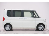 県内13店舗にて常時500台以上ダイハツ車を展示中です。見て、触って、納得のいく一台をぜひ見つけてください。