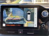 【全周囲モニター】フロント+サイド+バックにカメラが装着されています。車庫入れが苦手な方もこれがあれば安心ですね。