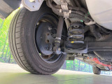 お車を安心してお乗りいただく為には、足回りの定期点検が欠かせません。サービスサポート(有償保証)では無料点検もご提供しており、安心のカーライフをお過ごしいただけるサポート体制が整っています。