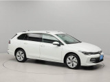 対向車・前走車を認識し、LEDを個別制御するマトリックステクノロジーを採用。ダイナミックターンインジケーターも前後に装備し、視認性を高め安全性を向上させます。