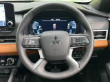 【純正革巻きステアリング】上質な革を使用することで、手にしっかり馴染みとても運転しやすいハンドルです♪
