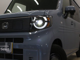 【LEDヘッドライト】悪天候や夜間走行時も良好な視界を確保し安心して運転できる高輝度LEDヘッドライトを装備!点灯速度が早く、消費電力も抑えられています!!