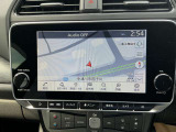 リーフ専用9インチ画面のNissanConnectナビは充電スポットの自動更新やHDMI接続端子を新設/USBポートを増設、さらにスマホアプリと連動、Apple CarPlayにも対応対応しています。