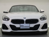 【キドニーグリル】BMWの代名詞。一目見ただけでBMWであると認識できる確固たるアイコンとして存在感を放ちます。
