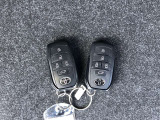 スマートキー2本付き!キーをポケットやカバンに入れておくだけでドアの施錠・開錠やエンジンスタートの操作が簡単です!