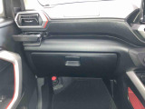 たとえばダイハツのお店にある、たくさんのスマアシ搭載車は、正常に作動する事をしっかり確認します。
