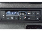 オートエアコンのお車ですので室内の温度をスムーズに調整してくれます♪
