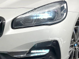 ●LEDヘッドライト:夜間走行時も良好な視界を確保し安心して運転できる高輝度LEDヘッドライトを装備!点灯速度が早く、消費電力も抑えられています。