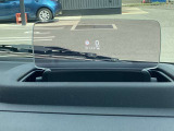 ヘッドアップディスプレイ 車速やシフト位置、デュアルカメラブレーキサポートの警告などが表示 視線の移動が少なくて確認出来る構造になっています。