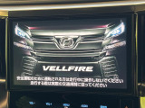【純正10型ナビ】人気の純正ナビを装備しております。ナビの使いやすさはもちろん、オーディオ機能も充実!キャンプや旅行はもちろん、通勤や買い物など普段のドライブも楽しくなるはず