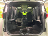 【パワーバックドア】スマートキーや運転席のボタンを押すだけでリアゲートが自動で開閉します!荷物を持っている時や、高い位置にあるバックドアを閉める際に便利な機能です♪