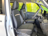 運転席シート廻りは使用感も少なく、良好な状態となっています。前オーナー様が丁寧に使っていたことがよくわかりますね。
