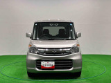 【当社専門スタッフがキレイにしてます】ダイハツ広島では展示前に当社中古車センターにてクリーニング!店舗でも定期的に洗車♪品質には自信があります!お気軽にご来店下さい
