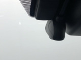 ニュースで流れる【事故の瞬間】【あおり運転】の映像は、ドライブレコーダーが録画しているからです。もしもの時の証拠映像を保存できます。