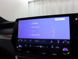 ブルートゥースに対応しています。携帯電話・スマートフォンをペアリングすればハンズフリー通話が可能となります。