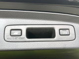 【パワーバックドア】スマートキーや運転席のボタンを押すだけでリアゲートが自動で開閉します!荷物を持っている時や、高い位置にあるバックドアを閉める際に便利な機能です♪