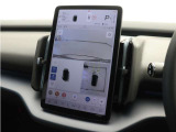 360&deg;ビューカメラは、自車を真上から見下ろすバードアイ映像を表示します。また、フロントビュー、リアビュー、サイドビューの単独表示や、自車周辺の様子を直感的に把握できる3D表示にも対応しています。