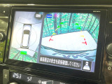 【アラウンドビューモニター】専用のカメラにより、上から見下ろしたような視点で360度クルマの周囲を確認することができます☆死角部分も確認しやすく、狭い場所での切り返しや駐車もスムーズに行えます。