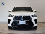 ☆BMWの代名詞とも言える【キドニーグリル】一目見ただけでBMW車であると認識できる確固たるアイコンとして存在感を放ちます☆