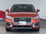 Audiの象徴であるシングルフレームグリルをよりワイドで低くシャープなデザインとすることでワイド&ローのフォルムを協調しています。