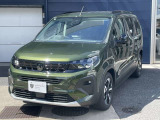 ライオンの牙を模した盾に伸びるデイライト&多面的グリッドパターンの大型グリル。