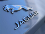2年間走行距離無制限のジャガー プレミアム認定中古車保証付き。全国のジャガー正規ディーラーでサポートを受けられます。