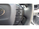 レーダークルーズコントロール(全車速追従機能付)付きです。車速に応じて追従支援してくれるので、ロングドライブも快適です。詳細は販売店スタッフまでおたずねください。